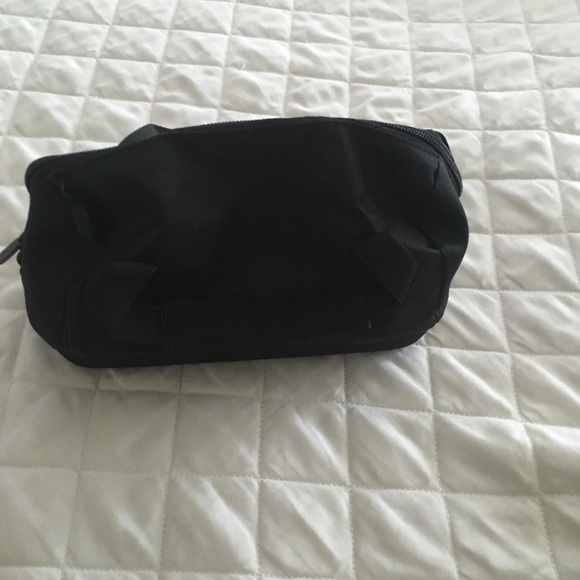 Garmin GPS Bag / Cosmetic Bag / Nylon Satchel - Picture 3 of 3